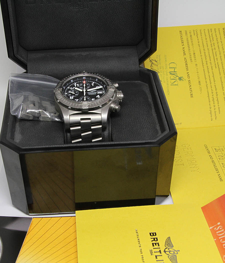 BREITLING Superavenger Ref. E 13360