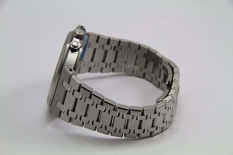 AUDEMARS PIGUET Royal Oak Ref. 26300 ST