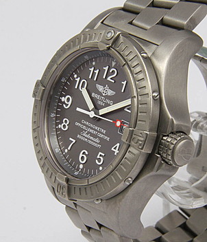 BREITLING Superavenger Ref. E 17370