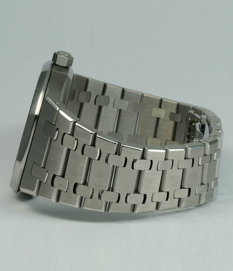 AUDEMARS PIGUET Royal Oak Ref. 15300 ST