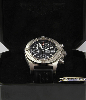 BREITLING Superavenger Ref. E 13360