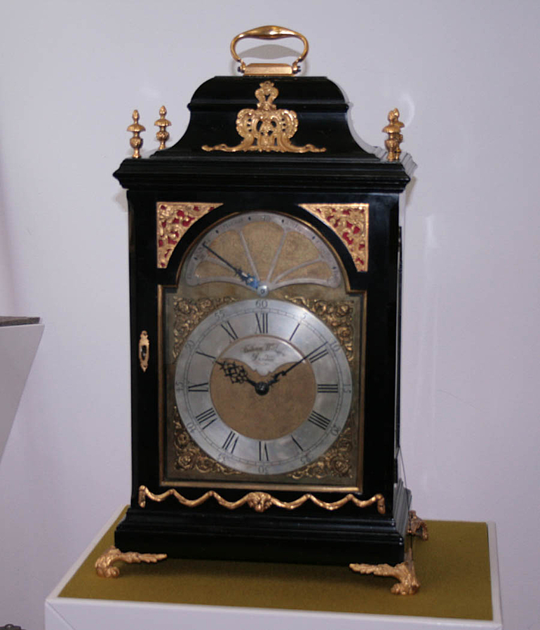 BRACKET CLOCK