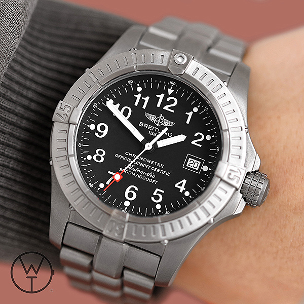 BREITLING Superavenger Ref. E 17370