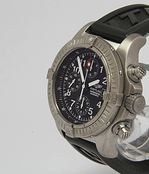 BREITLING Superavenger Ref. E 13360