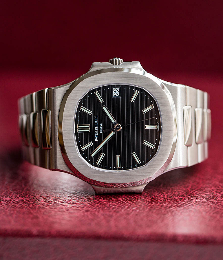 PATEK PHILIPPE Nautilus Ref. 3711 G