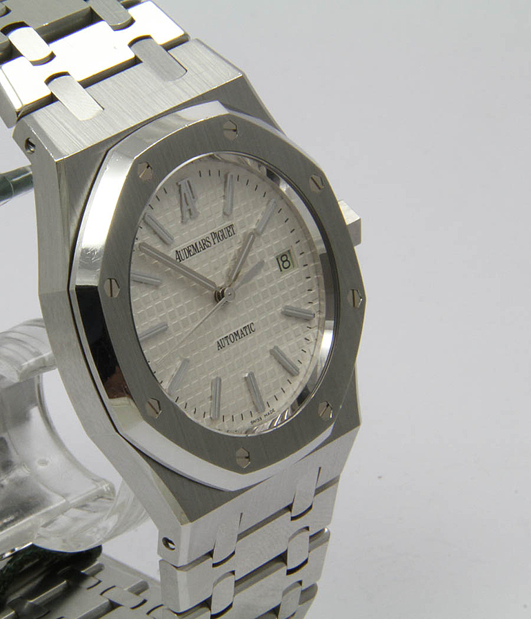 AUDEMARS PIGUET Royal Oak Ref. 15300ST.OO.1220ST.01