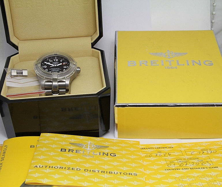 BREITLING Superavenger Ref. A 17370