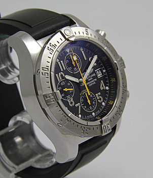 BREITLING Superavenger Ref. A 13380