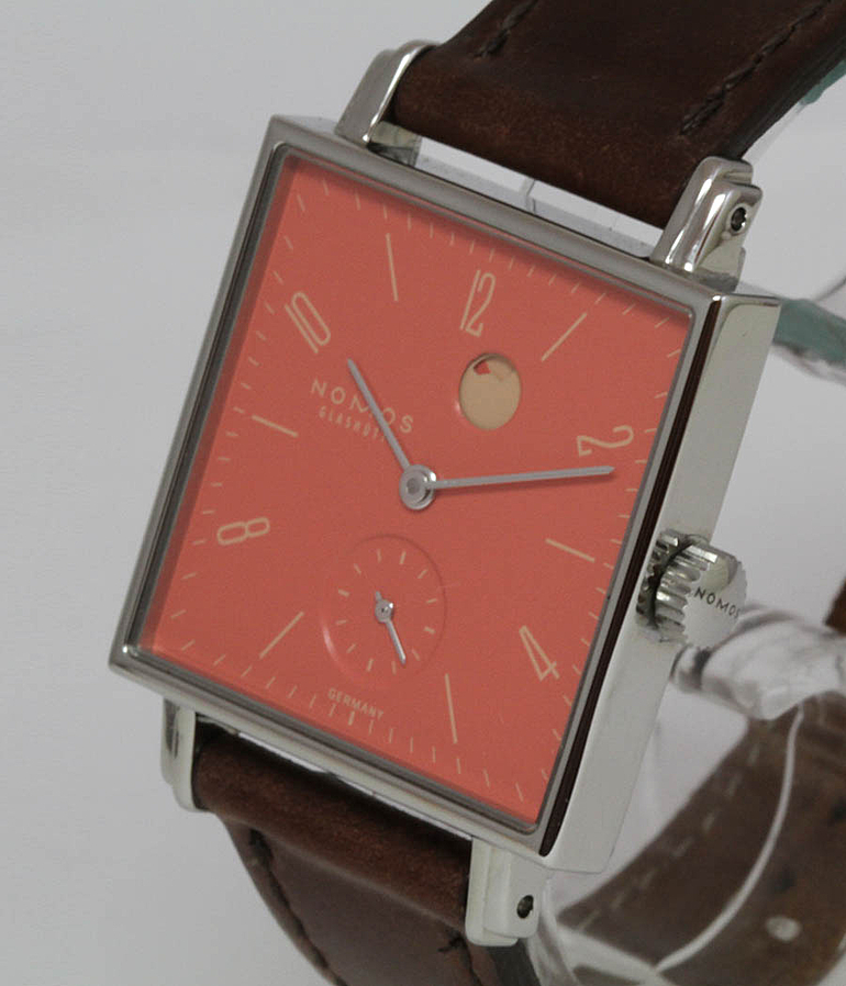 NOMOS Tetra