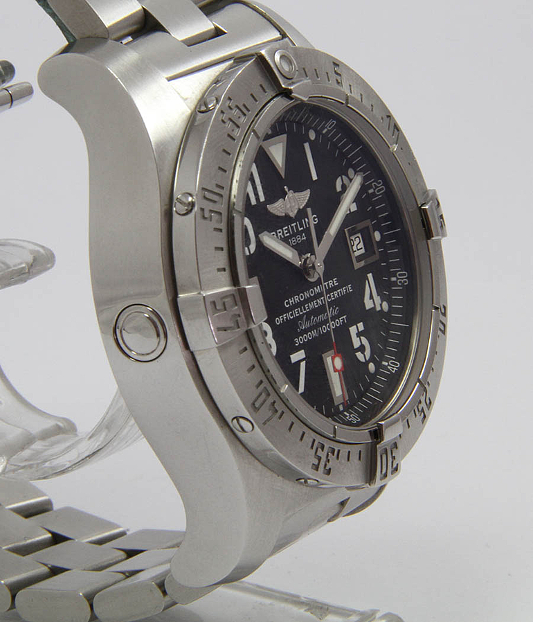 BREITLING Superavenger Ref. A 17330