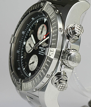 BREITLING Superavenger Ref. A 13370