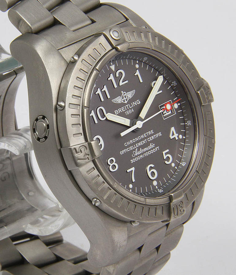 BREITLING Superavenger Ref. E 17370