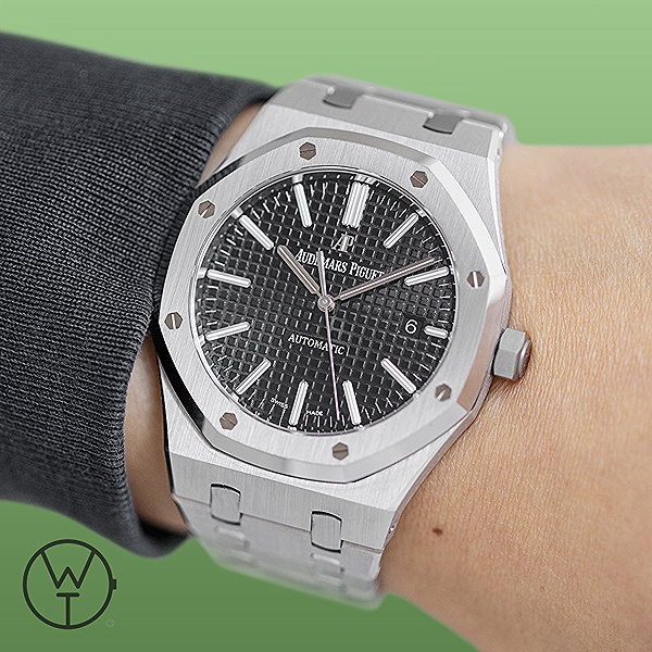 AUDEMARS PIGUET Royal Oak Ref. 15400ST.OO.1220ST.01