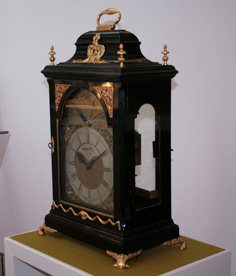 BRACKET CLOCK