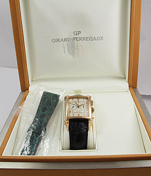 GIRARD-PERREGAUX Vintage 1945 Ref. 2599