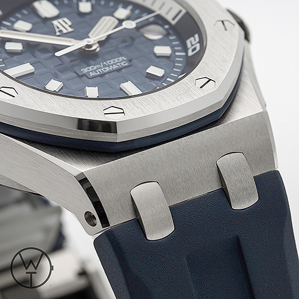 AUDEMARS PIGUET Royal Oak Ref. 15720ST.OO.A027CA.01