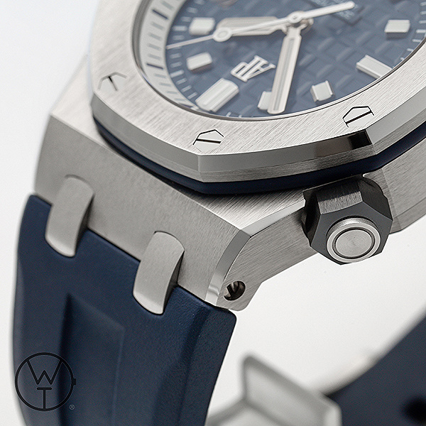 AUDEMARS PIGUET Royal Oak Ref. 15720ST.OO.A027CA.01