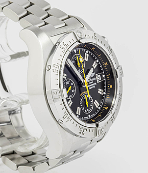 BREITLING Superavenger Ref. A 13380