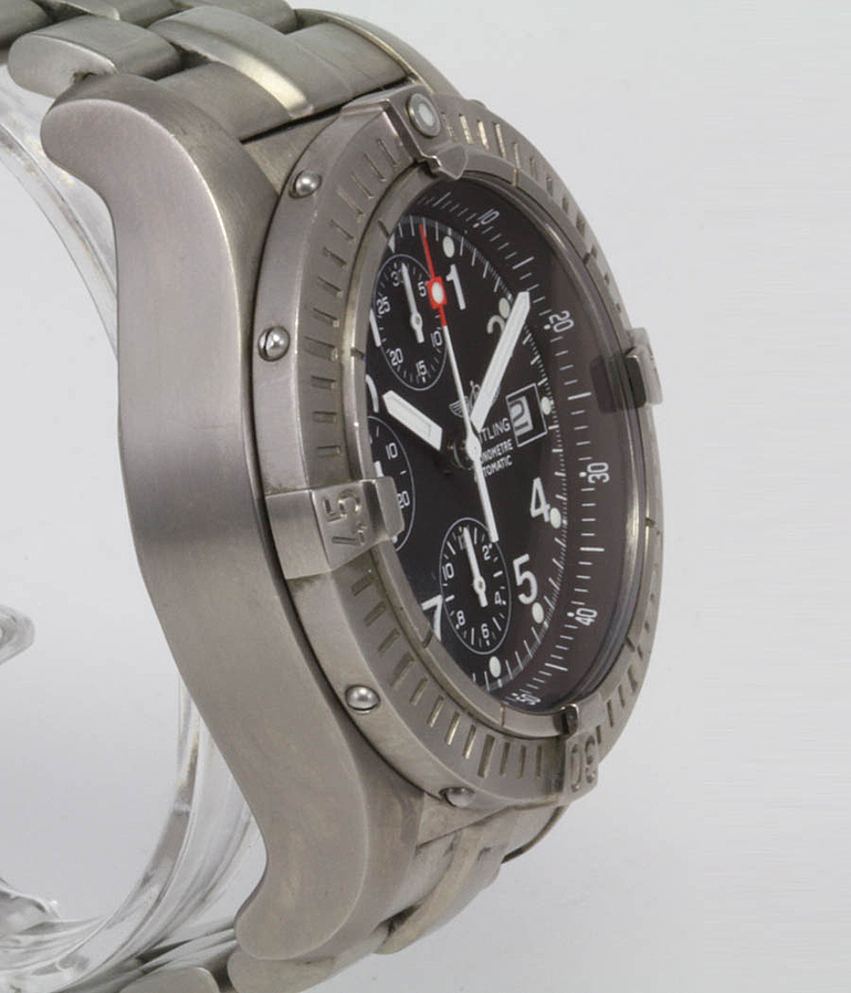 BREITLING Superavenger Ref. E 13380