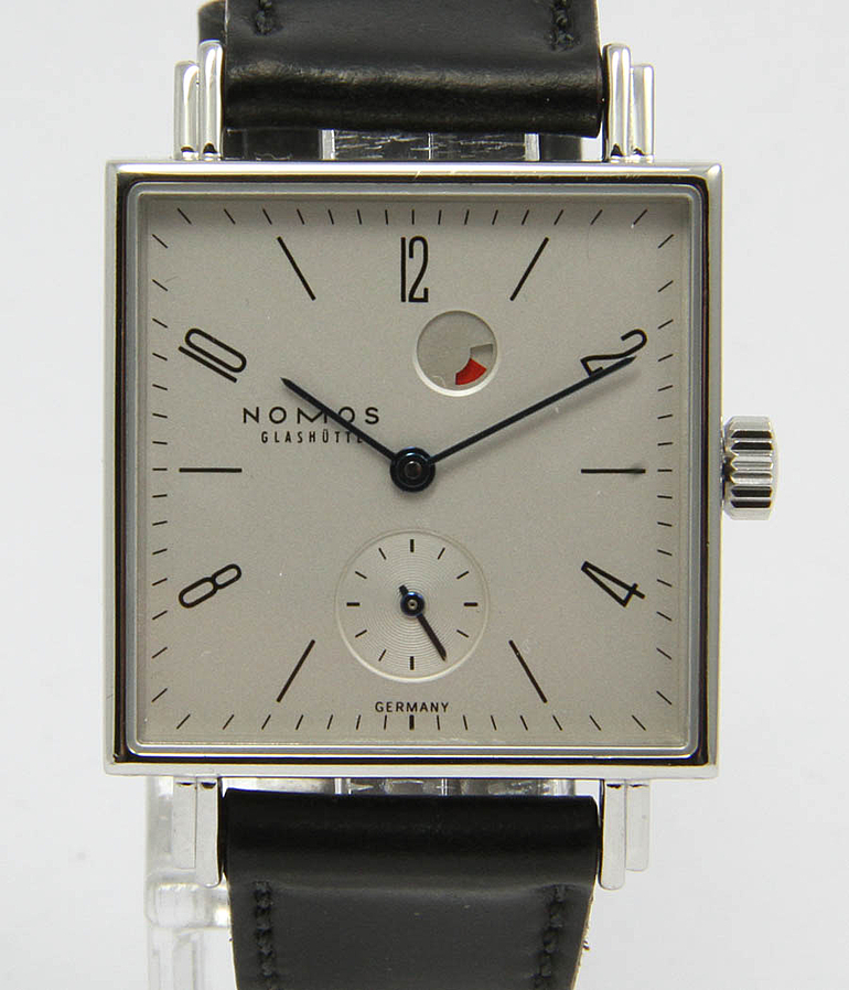 NOMOS Tetra
